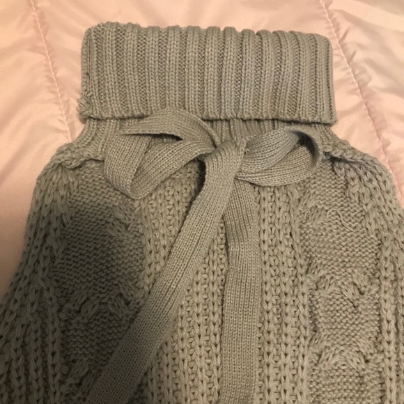 Grey Turtleneck Sleeveless knit shirt open back - Picture 6 of 6